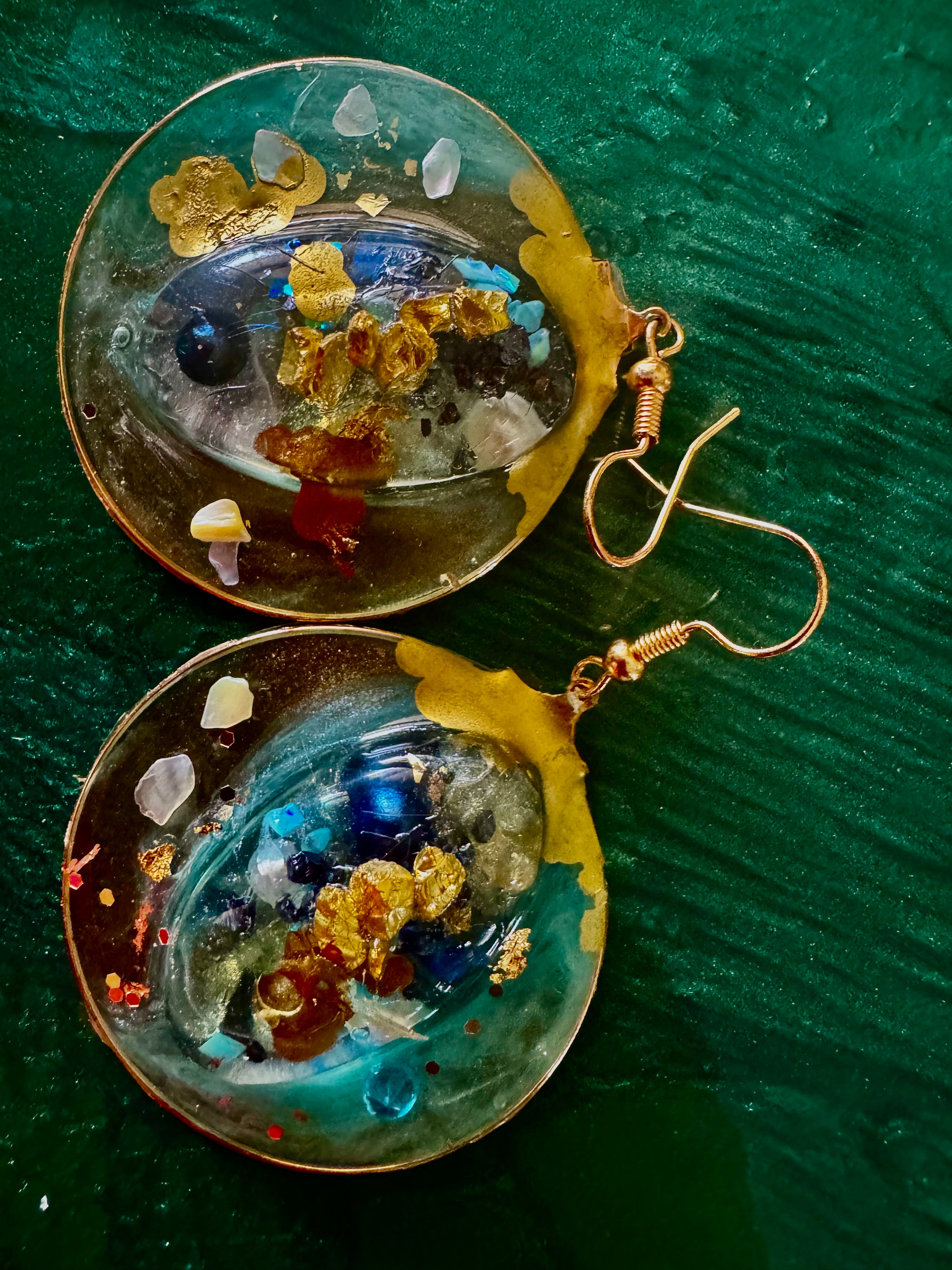 Seaside Collection 2” Round Royal Blue pearls