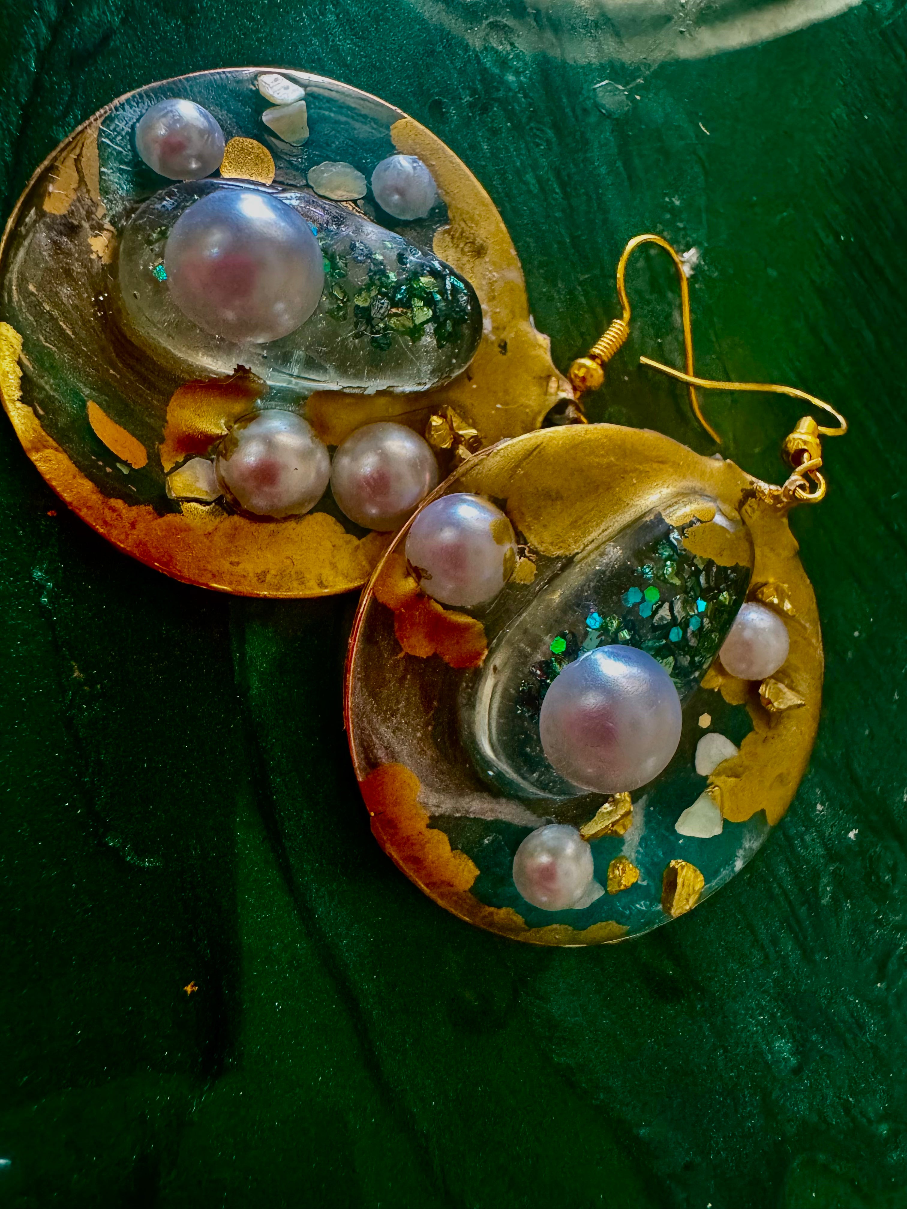 Round Pearls Crushed Shells Seaside Collection  2”