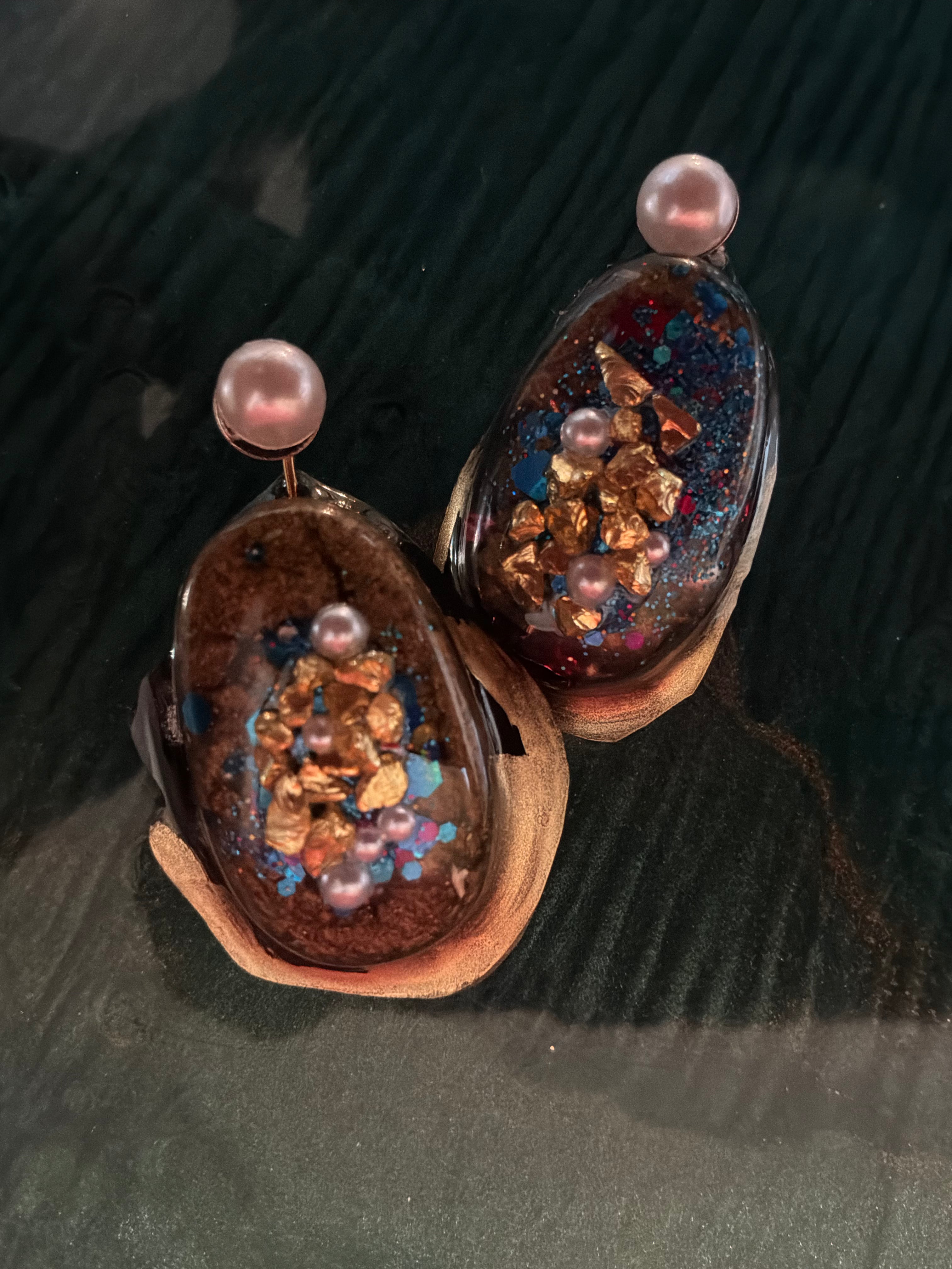 Gold crushed and pearls studs